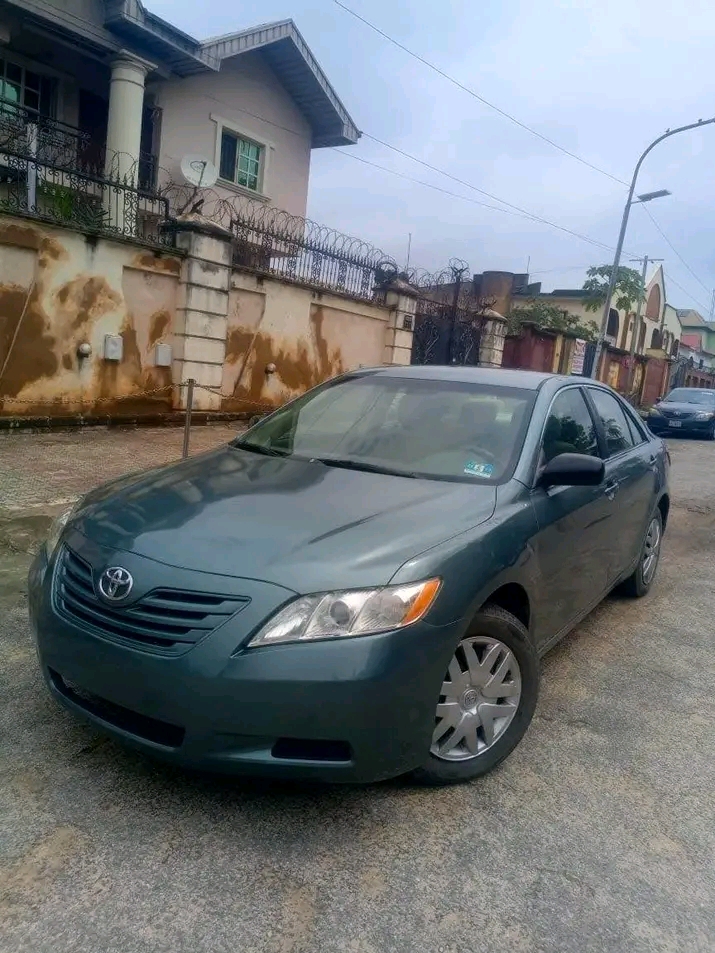 2008 Toyota Camry โ photo 1