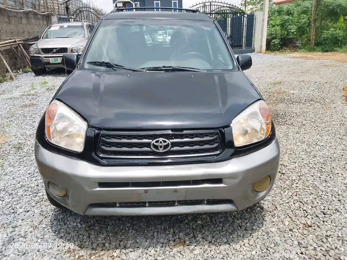 2005 Toyota RAV4 โ photo 1