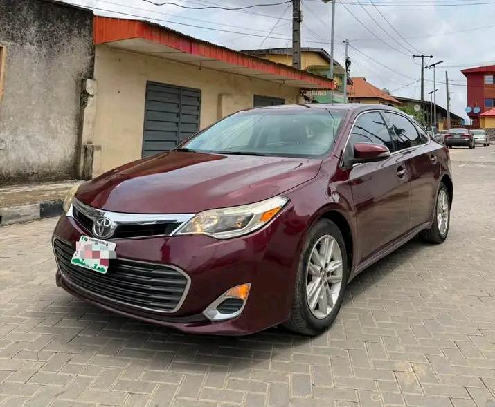 2014 Toyota Avalon โ photo 1