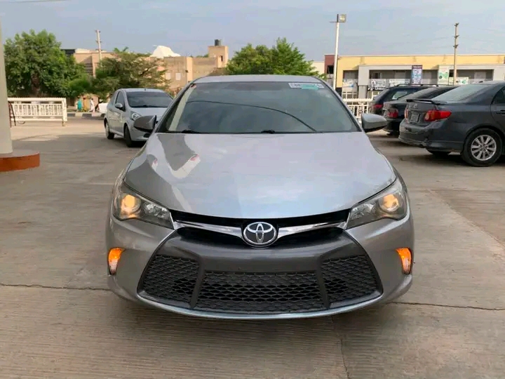 2016 Toyota Camry โ photo 1