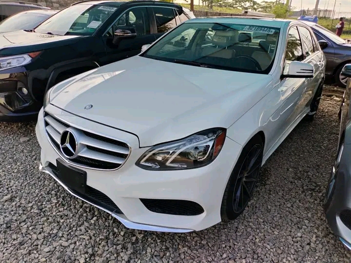 2014 Mercedes-Benz E350 โ photo 1