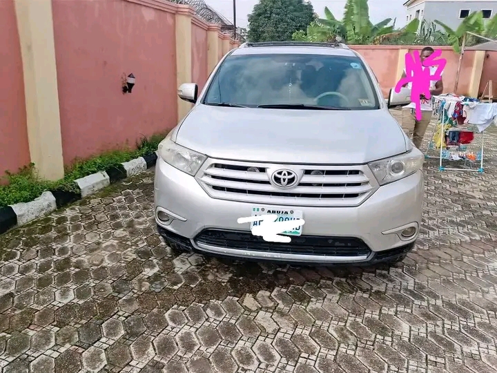 2010 Toyota Highlander โ photo 1