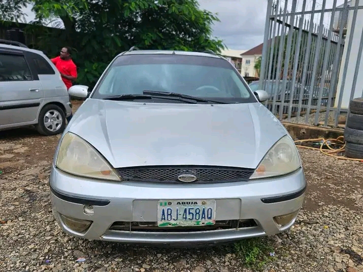 2005 Ford Focus โ photo 1