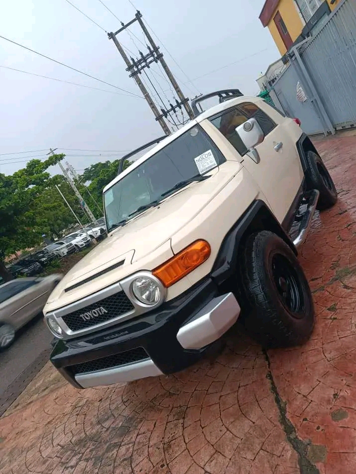 2008 Toyota FJ Cruiser โ photo 1