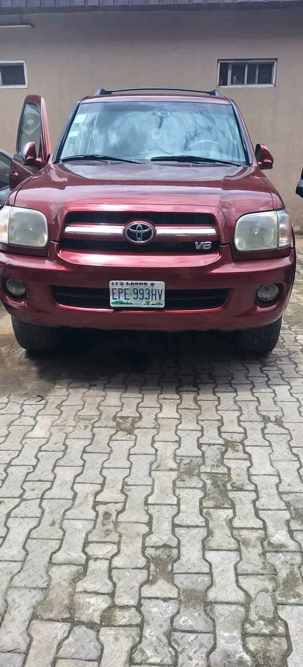 2008 Toyota Sequoia โ photo 1