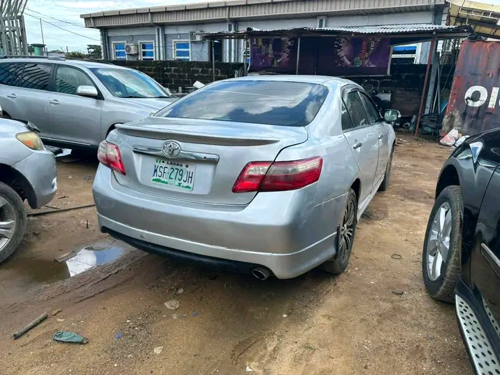 2009 Toyota Camry โ photo 1