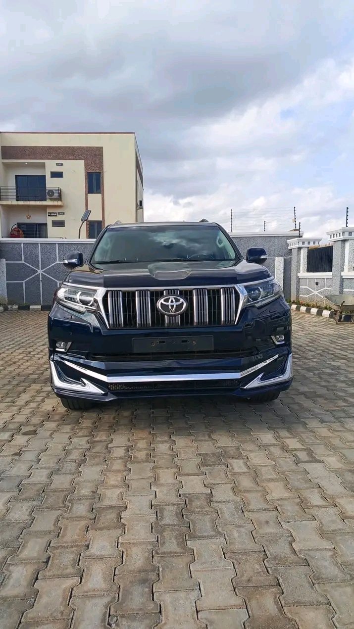 2023 Toyota Land Cruiser Prado โ photo 1