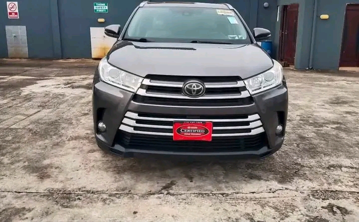 2018 Toyota Highlander โ photo 1