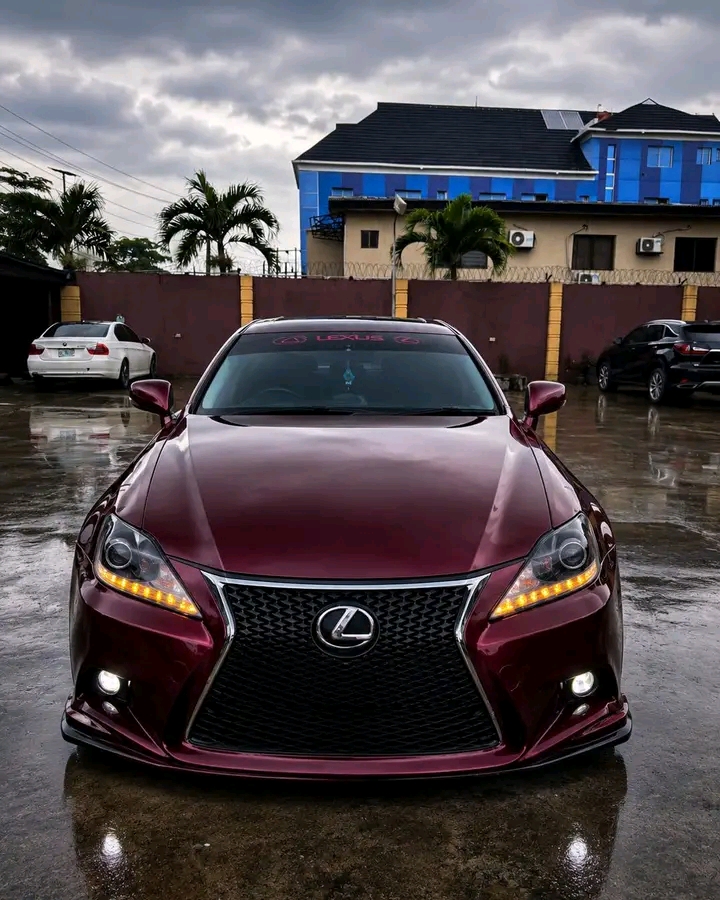 Lexus IS 250 โ photo 1