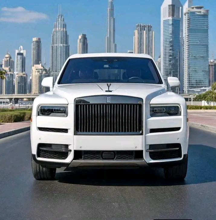 2024 Rolls Royce Cullinan โ photo 1