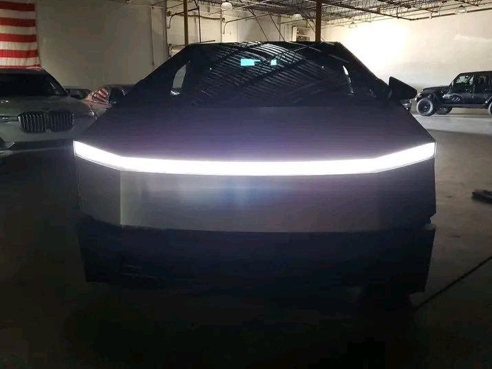2024 Tesla Cyber Truck — photo 1