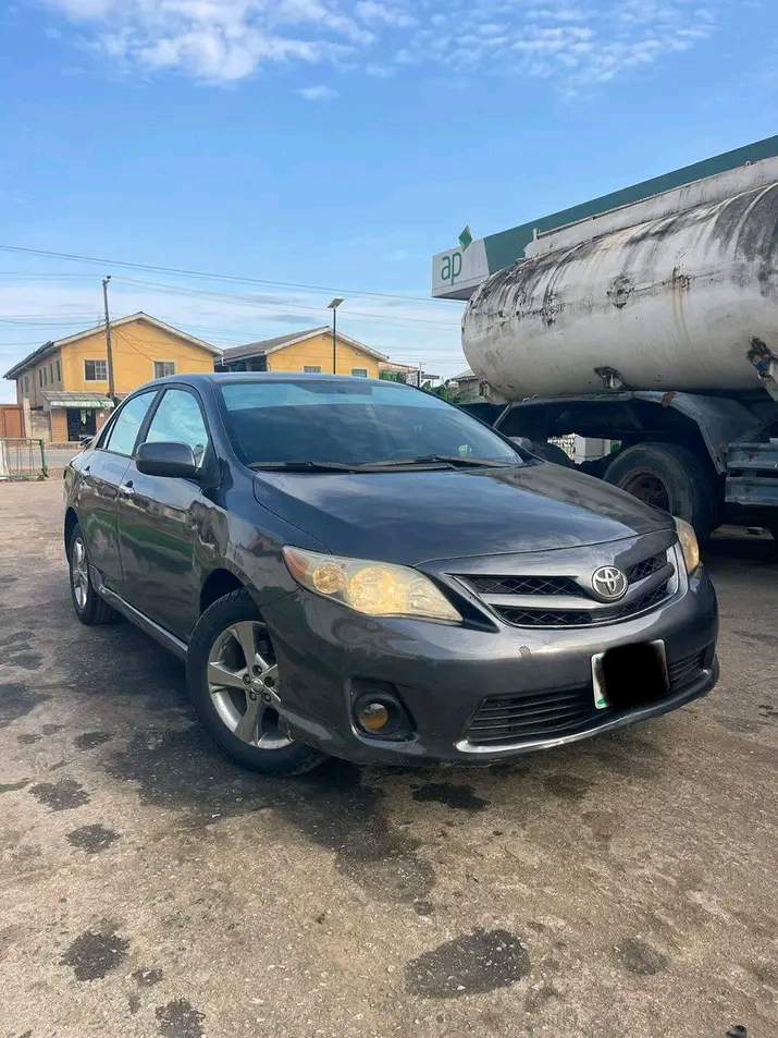 2012 Toyota Corolla โ photo 1