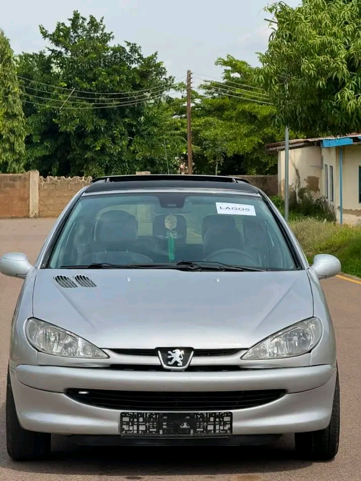 2006 Toyota 206 โ photo 1