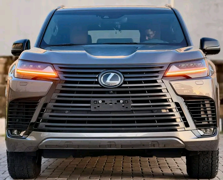 2024 Lexus LX600 โ photo 1