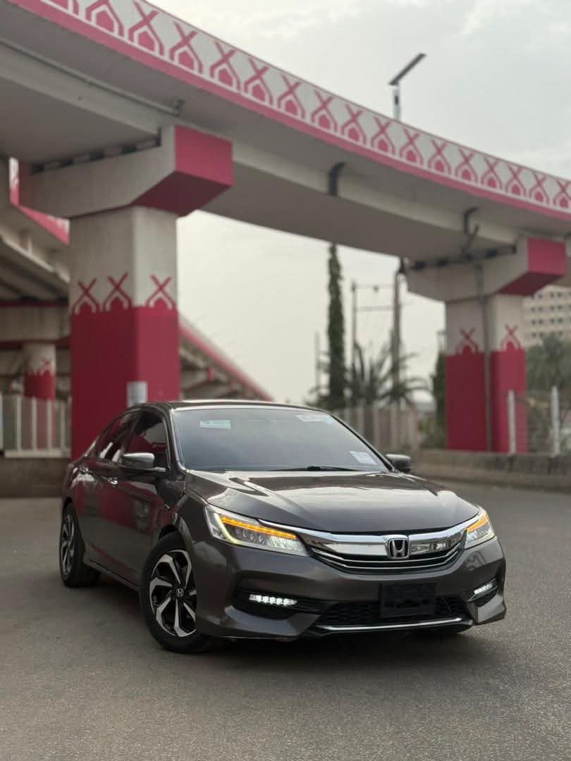 2016 Honda Accord โ photo 1