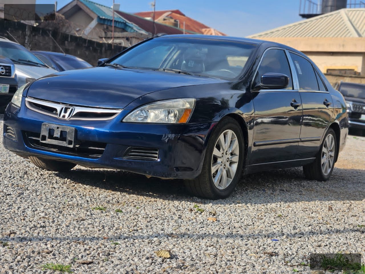 2016 Honda Accord โ photo 1